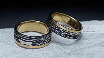 Классические обручальные кольца с необычным дизайном